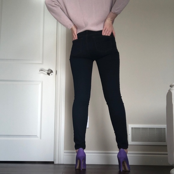 JBrand Skinny Jeans Mid Rise in Ink - Picture 4 of 13